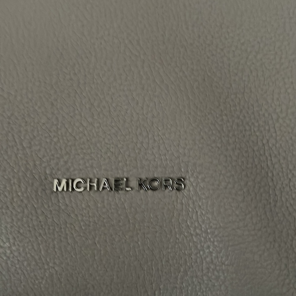 MICHAEL KORS Shoulder Bag Pearl Gray Leather - Picture 8 of 9